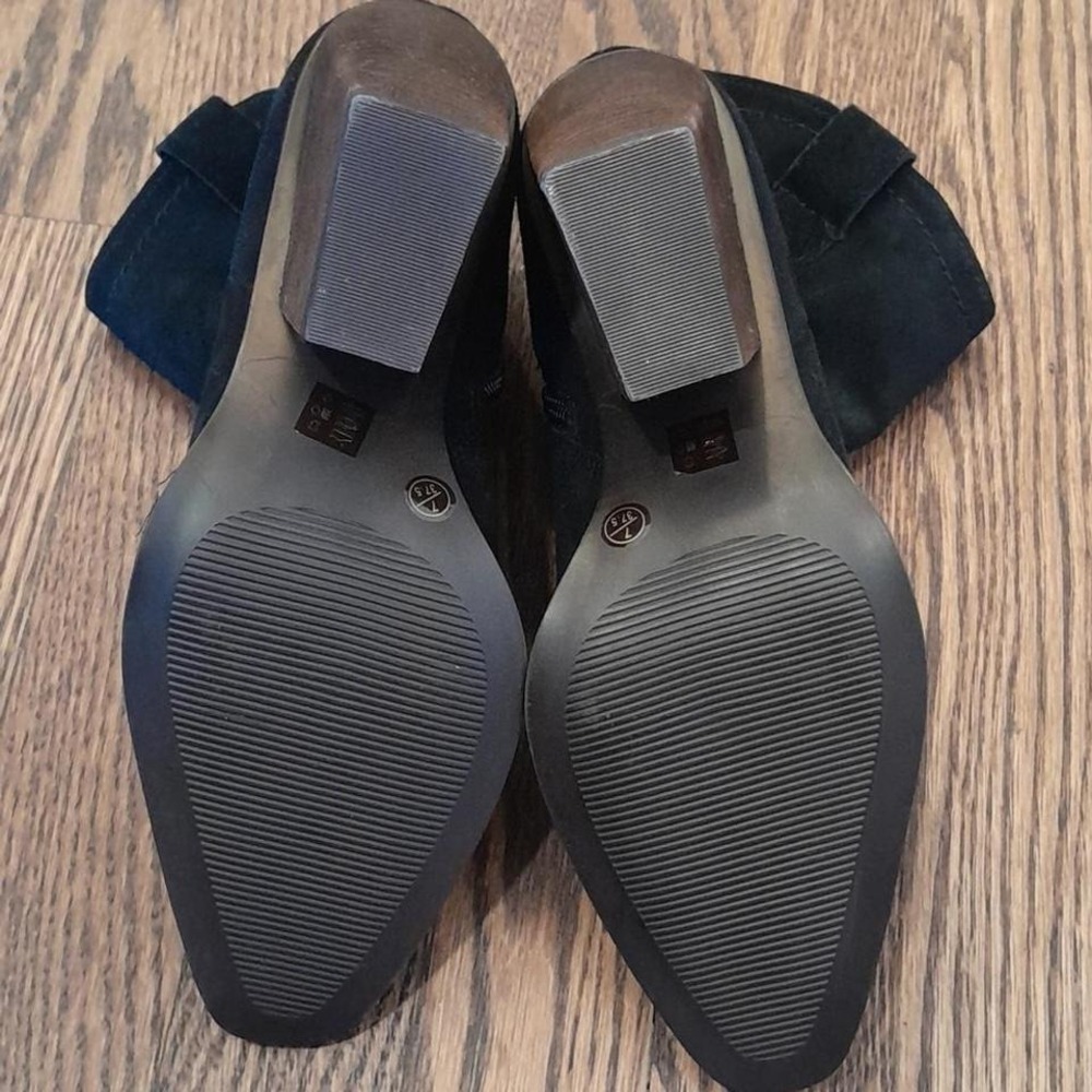 NWOB: Black Suede Western Ankle Boots Pointed Toe Women's 7 - Picture 8 of 8